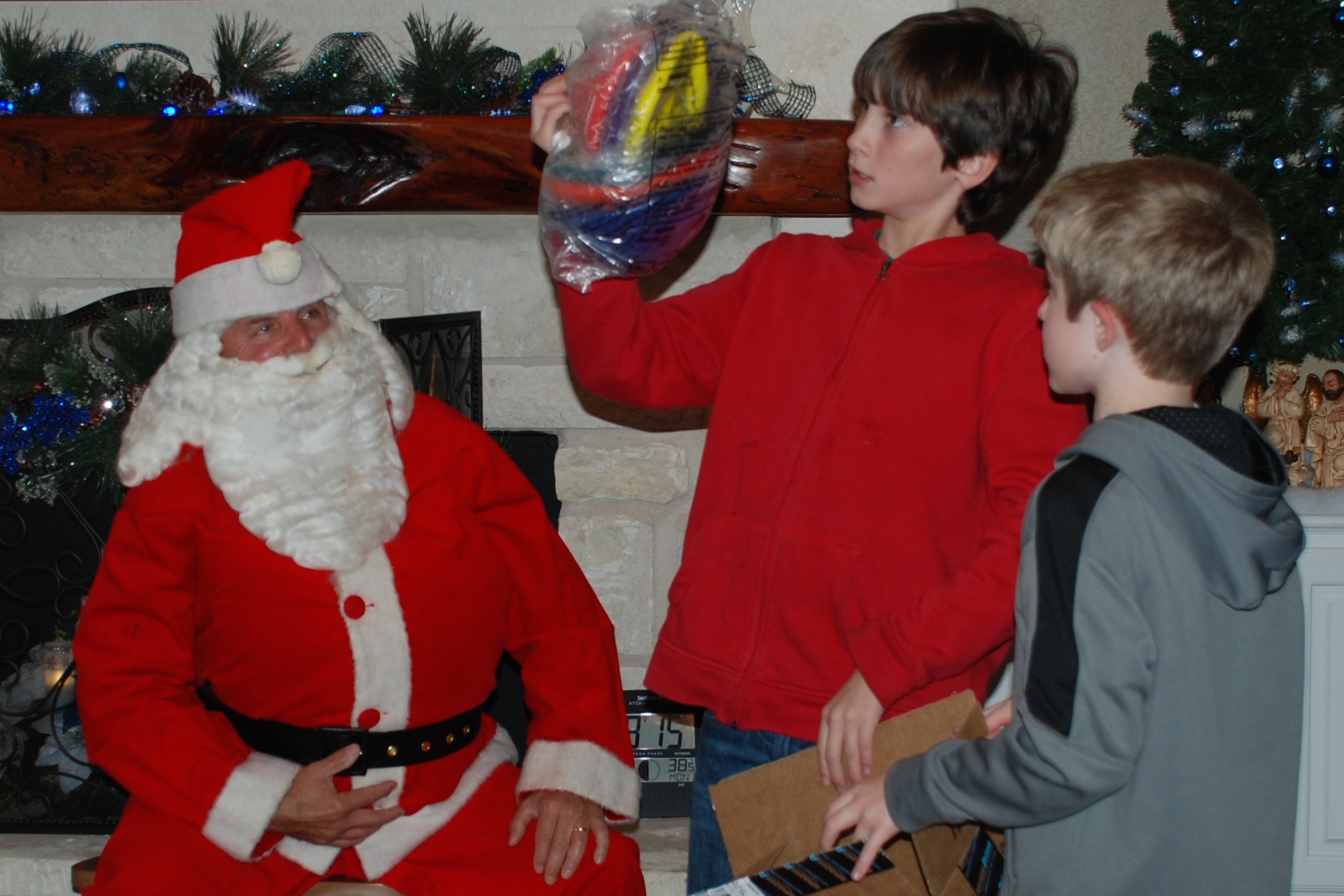 2013-12-23 21-15-06 Hildebrand Christmas.jpg
